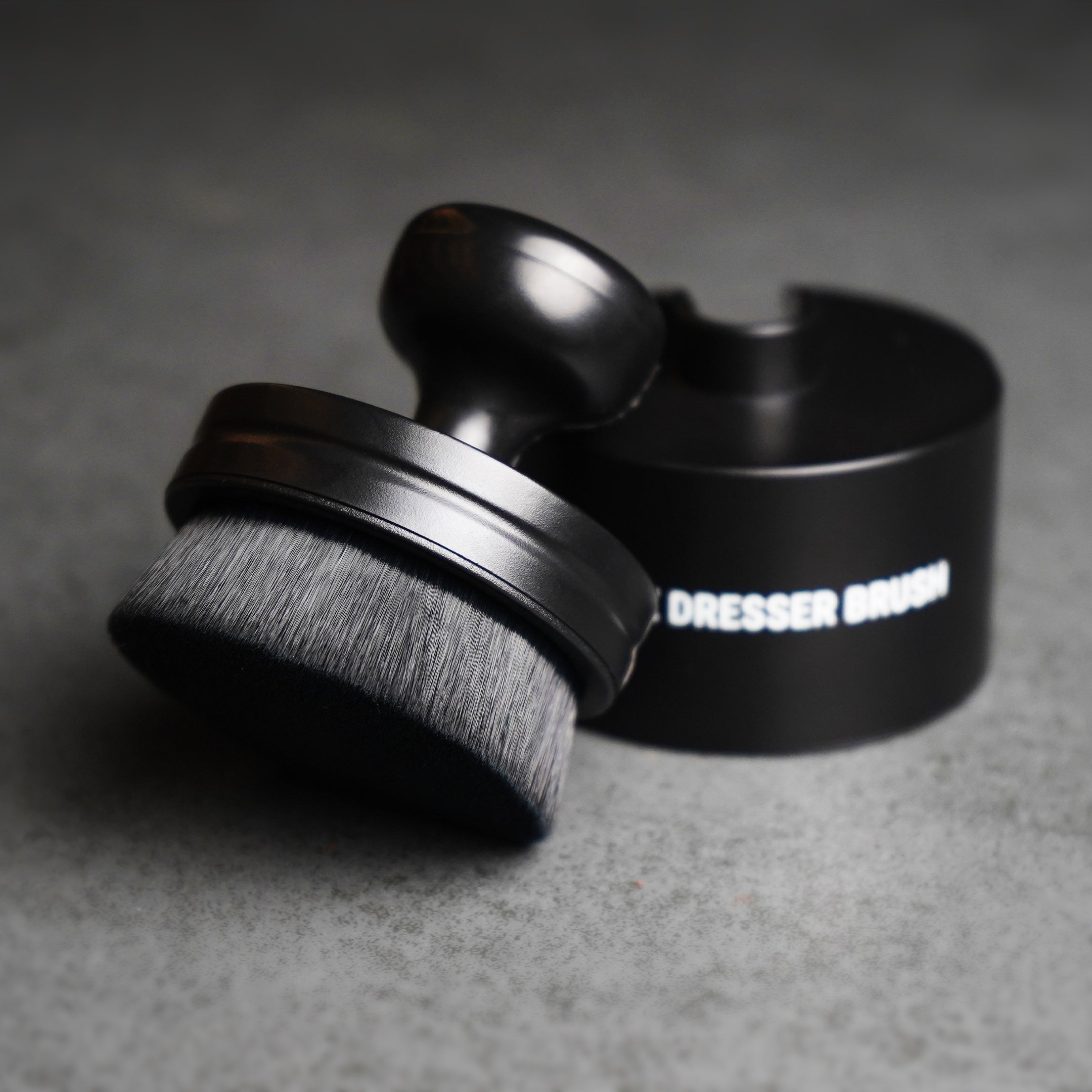 TYRE DRESSER BRUSH – PREMIUM APPLICATOR FOR TYRE SHINING AND DRESSING Main image