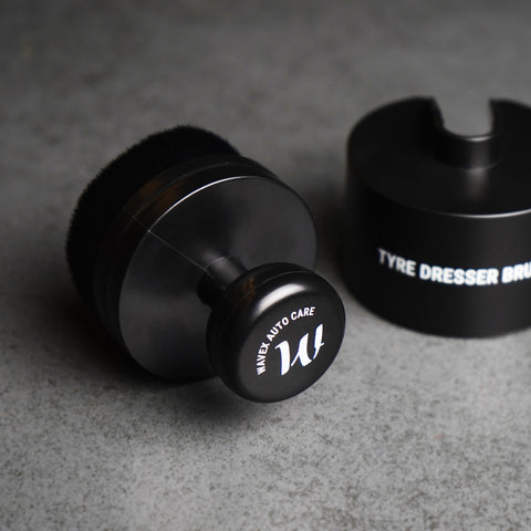 TYRE DRESSER BRUSH – PREMIUM APPLICATOR FOR TYRE SHINING AND DRESSING